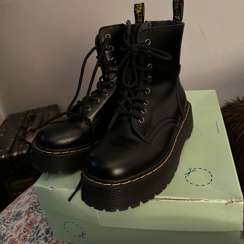 Dr marten platform boots